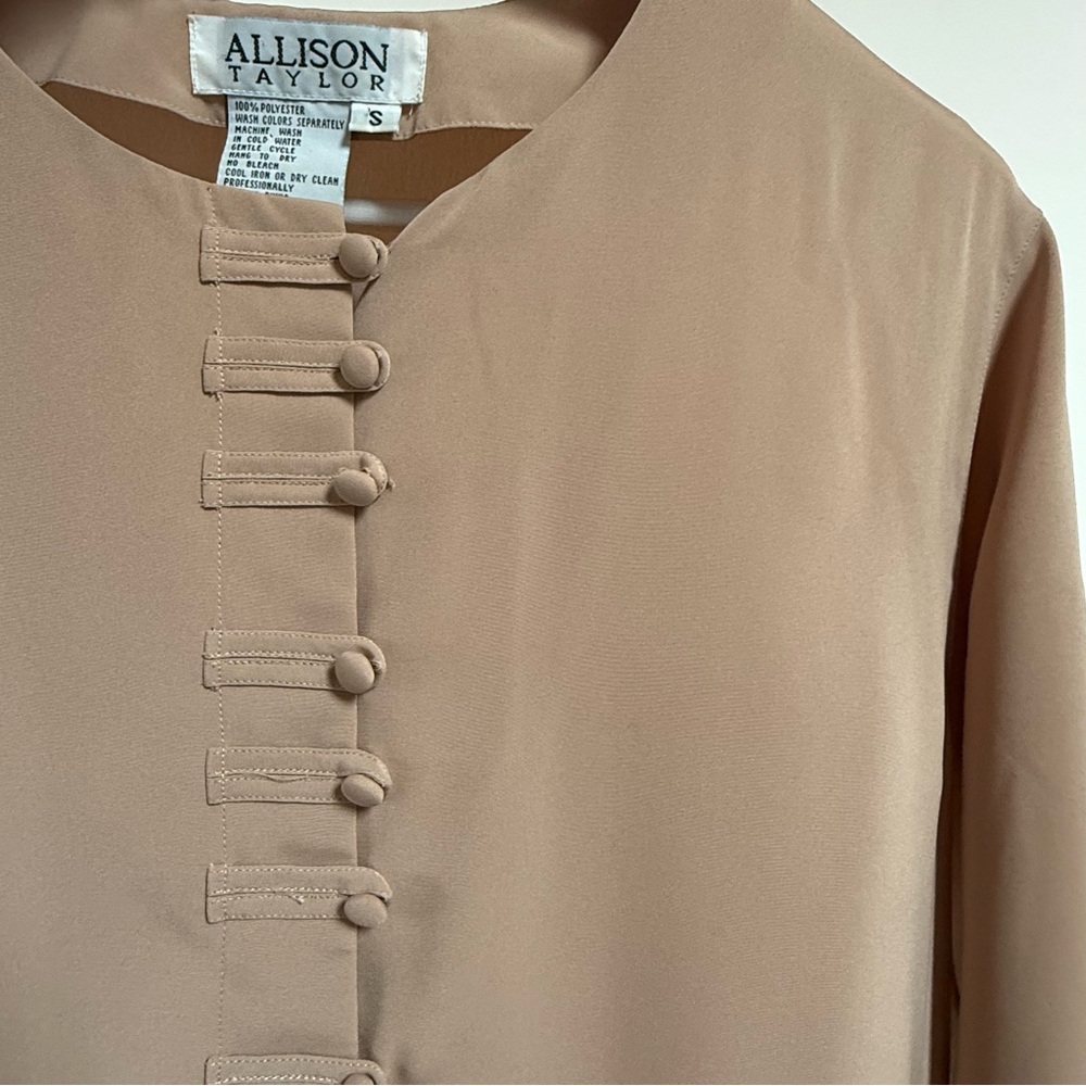 Vintage Allison Taylor Beige Button-Up Blouse - Picture 5 of 5